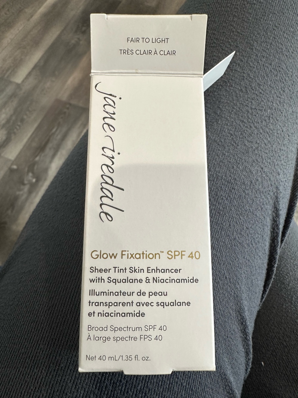 jane iredale Glow Fixation SPF 40 - White and Gold Packaging